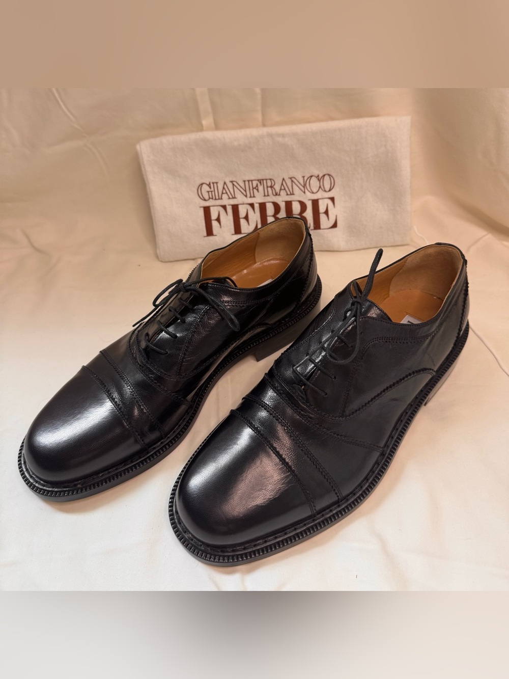 Gianfranco Ferre Men’s classic lace-up oxford shoe black